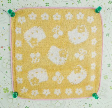【震撼精品百貨】Hello Kitty 凱蒂貓 方巾/毛巾-頭白粉-綠色/粉色/橘色【共三款】 震撼日式精品百貨