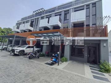 綠活・薆蒔光全新別墅前院停車｜台中市龍井區中山一路一段