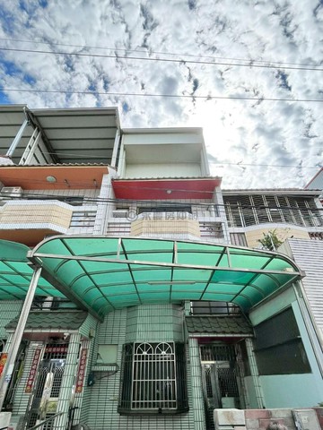 大里1-4F前院停車傳統格局四房透天｜台中市大里區公教街