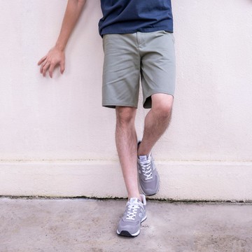 男版卡其短褲∣直筒修身百搭4色。外挺內軟透氣好穿。中腰半鬆緊