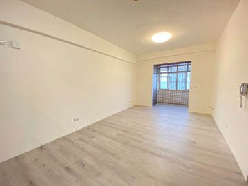 專員小江在五甲南成國小旁邊間臨路優質3+1平車｜高雄市鳳山區林森路