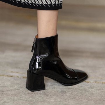 漆皮方頭粗跟短靴女英倫風高跟馬丁靴黑色后拉鏈瘦瘦靴真皮及踝靴