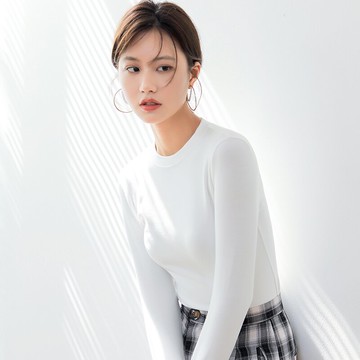 白色圓領打底衫女年秋季新款內搭修身時尚百搭春秋長袖上衣服