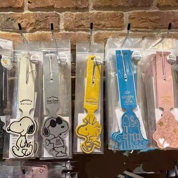 出國好物🎁史努比 SNOOPY 星宇航空 皮革行李箱吊牌 識別掛牌 可愛造型 旅行必備 創意外出旅行登機牌行李箱掛牌