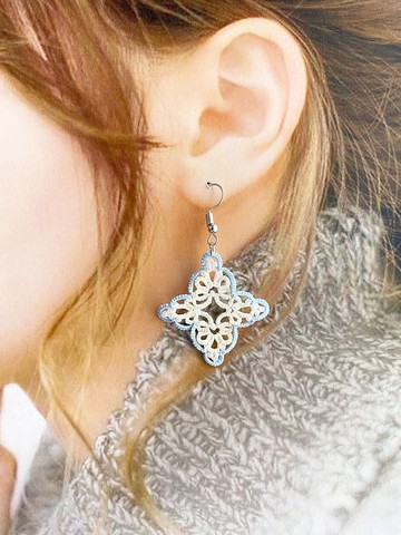 手編十字粉藍耳環