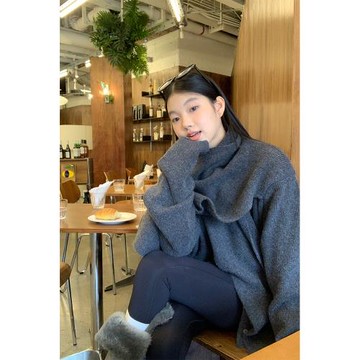 紅人館毛衣外套女秋冬慵懶風灰色氣質女裝上衣設計感斗篷針織開衫