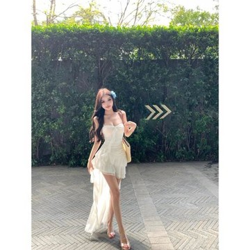 法式純欲白色吊帶連衣裙子女夏季海邊度假氣質絕美收腰不規則長裙