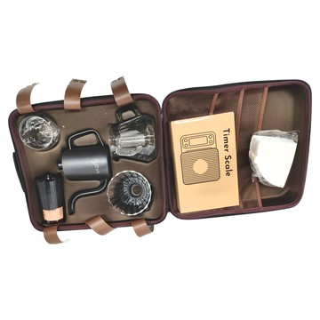 卡特屋 咖啡旅行10件組  1組  手提旅行提箱...  350ml  304不鏽鋼手沖壺 + 玻璃水晶濾杯 + 咖啡分享壺 + 濾紙 + 手搖磨豆機(陶瓷刀) + 計時電子秤 + 咖啡豆勺 + 雙層玻璃杯 + 擦拭布 + EVA旅行提袋