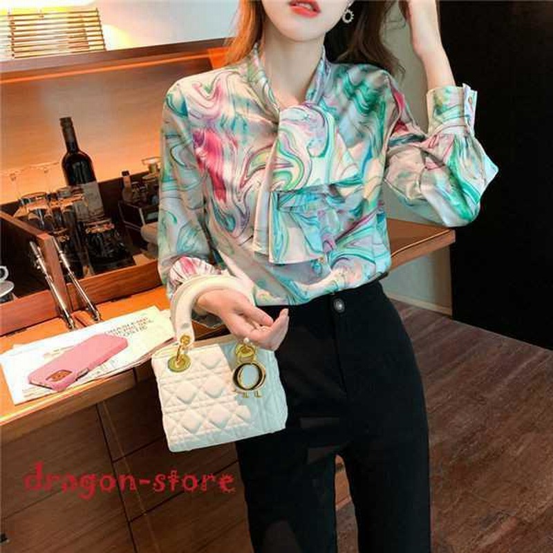 お寿司柄 リボン付き ブラウス