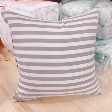 方抱枕  Line灰黑線條  磨毛材質 抱枕   枕芯超飽滿 台灣製 棉床本舖