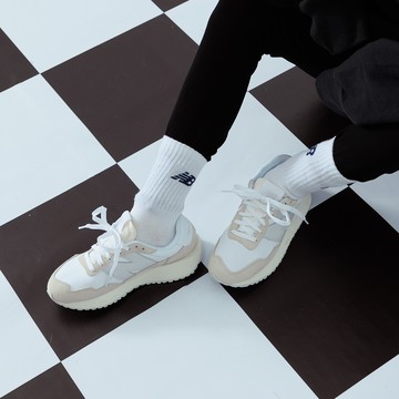 New Balance 237 復古麂皮休閒鞋-奶油白