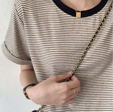 【missy shop】線條遊戲圓領短袖上衣-8118