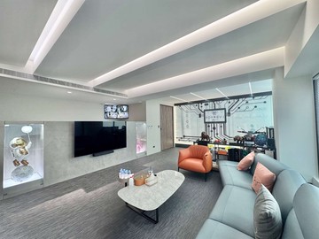 專案陪同~愛河捷運旁 7.5米大面寬精品質感店面｜高雄市前金區市中一路