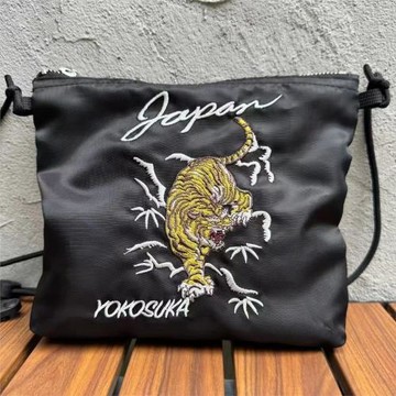 橫須賀重工刺繡輕量化小包戶外休閑美式單肩斜挎包男女潮