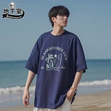 地下室B1-T恤 休閒海灘風短袖上衣 五分袖 圓領短T 男生衣服 ins潮流 大尺碼8XL【NL623485】
