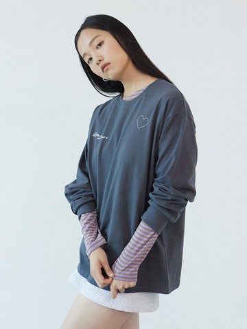 Love More Heart Graphic Cotton T-shirt [Dark Gray]
