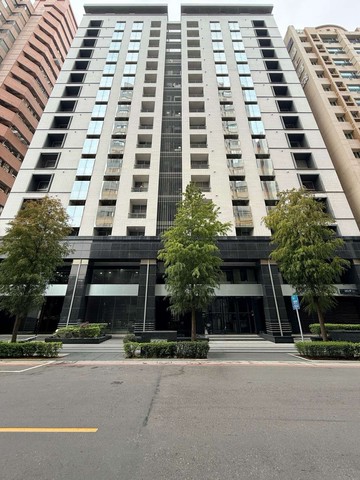 R13義享天地水丰尚漂亮三房平移車位 ｜高雄市左營區保靖街