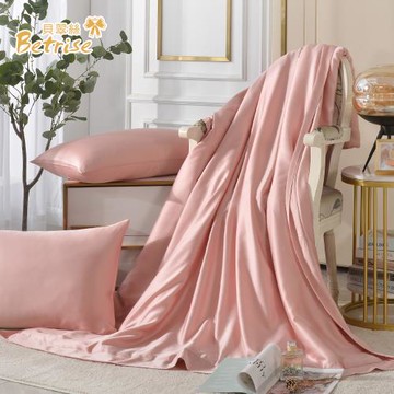 【Betrise】C量能系列 300織紗100%純天絲™光淬石墨烯鋪棉涼被/四季被5X6.5尺(一入)加碼贈同款枕套X2