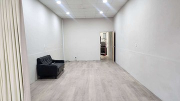 臨路好風水賺錢金透店｜高雄市苓雅區文橫二路