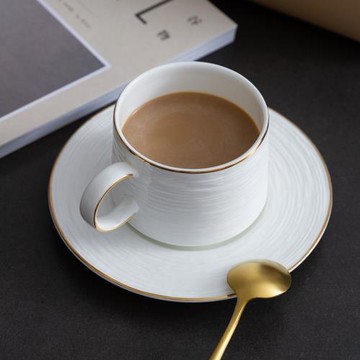 北歐輕奢白色骨瓷咖啡杯碟套裝帶勺簡約家用辦公室復古拿鐵杯茶杯