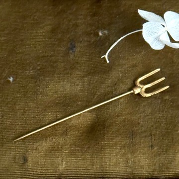 * 50880-絕美法國古董三叉戟造型黃銅別針