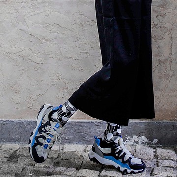 Black Is White∣黑即是白 - 設計襪∣台灣製∣抑菌除臭