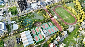 運動公園第一排大地坪田字型美屋｜苗栗縣竹南鎮崁頂