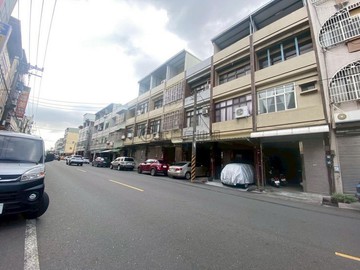 黃埔新村陸軍官校臨12米路店住騎樓透天｜高雄市鳳山區王生明路