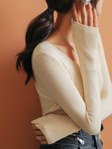 白色V領打底衫女春秋冬季內搭洋氣針織衫百搭修身