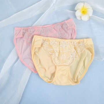 威妮 拼接唯美花型蕾絲 中腰內褲 台灣製 2006 內衣超市