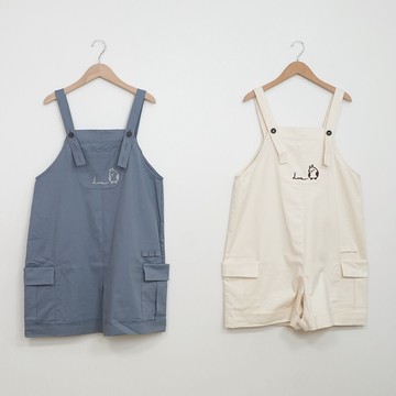 【Dailo】Q版和平鳥刺繡工裝吊帶短褲 藍 白