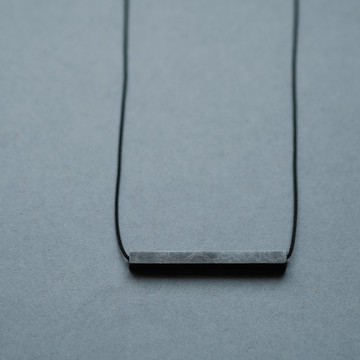 黑色 長條形墜飾 繩鍊 925銀 男士  وجدت