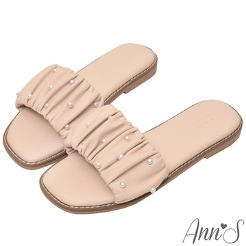 Ann’S防潑水爽膚皮-軟綿抓皺星空珍珠方頭涼拖鞋1.5cm-杏(版型偏小)