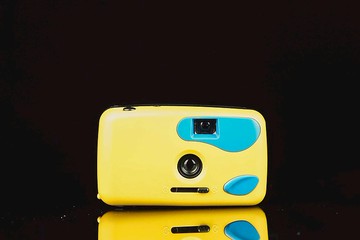 YELLOW 35mm FILM CAMERA #9077 #135底片相機