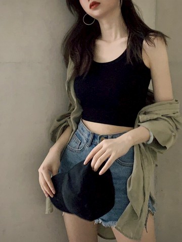 春夏季新款設計感露臍小眾小吊帶上衣女士內搭黑色外穿短款背心潮