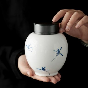 純手繪蝴蝶蘭花茶葉罐家用大小號陶瓷罐鋁合金雙層蓋防潮密封茶倉