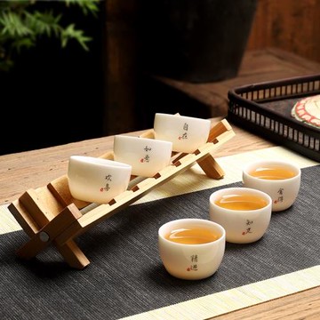 羊脂玉瓷茶杯德化白瓷功夫茶具品茗杯陶瓷小杯子主人杯禮品杯架