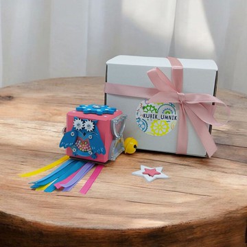 适合女孩的粉色蒙特梭利忙碌方块 宝宝感官发展玩具 便携益智旅