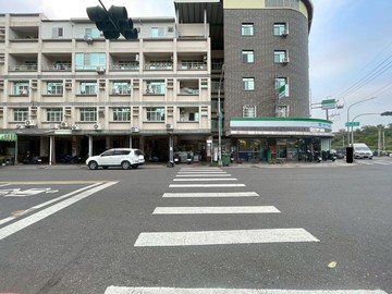 漢民商圈餐旅大學第一排現成包租婆穩定收租｜高雄市小港區松和路