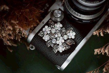 【老飾品/西洋老件】古典花團錦簇萊茵石老胸針 古著胸針