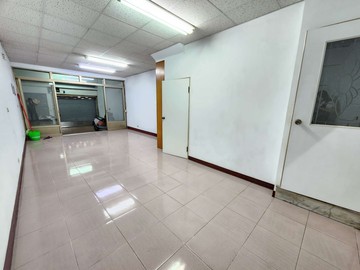 陽明東光大露臺活巷車庫透天｜高雄市三民區澄平街