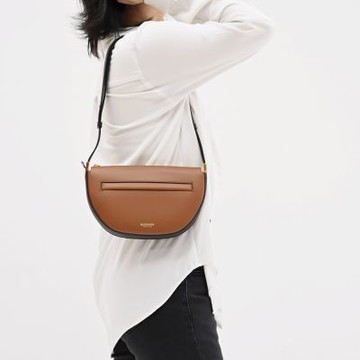 BURBERRY 巴寶莉   MINI OLYMPIA 燙金LOGO質感素色肩背/斜背包(咖/黑)