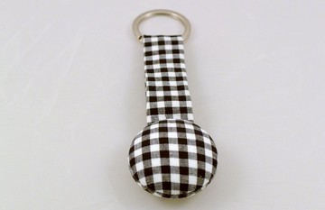 手感布釦鑰匙圈 - 黑格子