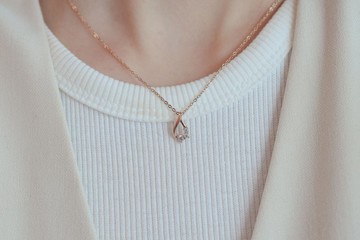 【好評熱銷】一眼著迷。小鑽項鍊