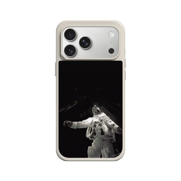 iPhone 17 Pro Max SolidX 貝殼灰 - NASA - Gemini 4 - Astronaut White Walking In Space