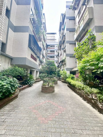獅湖國小旁-全室開窗正三房華廈｜高雄市三民區鼎金後路