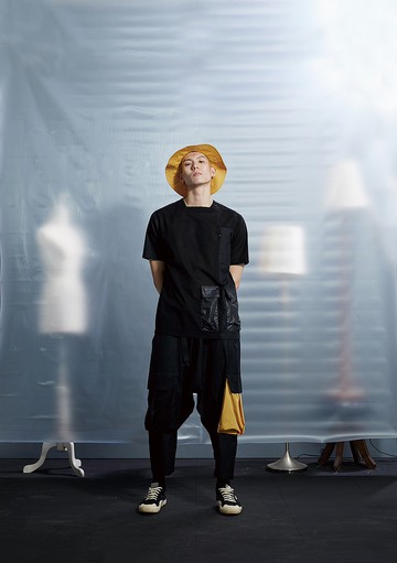 梯形領幾何拼接上衣 - 黑