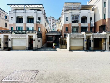 東山商圈｜大毅建設震後臨路車庫精裝別墅有子母車｜台中市北屯區東山路一段