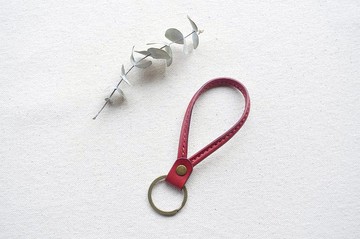 簡約皮革鑰匙圈-棗紅