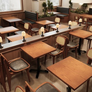 免運/公司貨 餐桌椅 桌椅組合 出口中古風咖啡廳桌椅 復古酒吧清吧桌椅組合西餐廳實木商用桌椅 可開發票 全館五折 工廠現貨直銷 新品特價 z10303